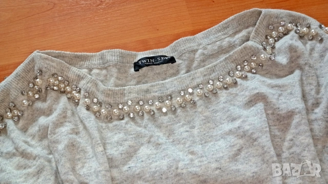 Twinset пуловер с камъни, снимка 3 - Блузи с дълъг ръкав и пуловери - 53358128