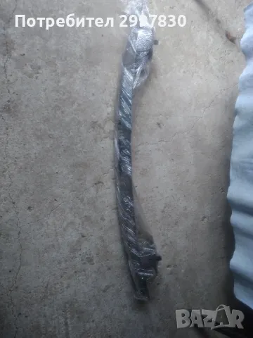 Продавам задна греда под бронята за голф4 , снимка 1