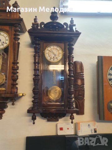 Стенен часовник. Франция 1900г. Много рядък, не е серийно производство. Цветен порцеланов циферблат.