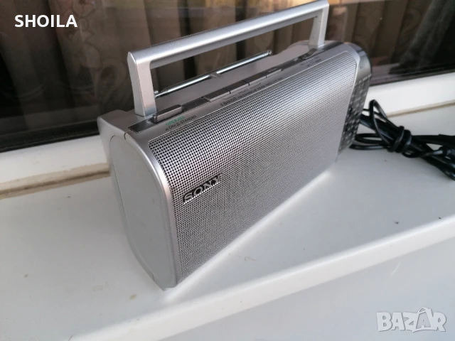 Sony ICF-904L, снимка 3 - Радиокасетофони, транзистори - 51387012