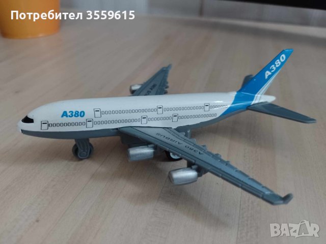 реалистичен модел на самолет А 380, снимка 1 - Колекции - 41862224