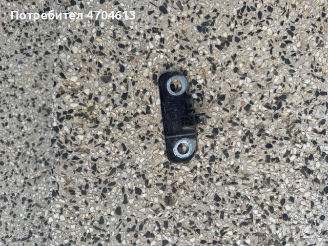 Горна и долна панта комплект за предна дясна врата на Range Rover Evoque само за 80лв. BJ32223A, снимка 2 - Части - 53117096