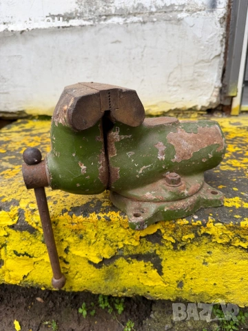 Масивно Германско менгеме.