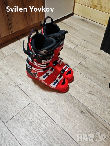 Продавам състезателни ски обувки fis Atomic , снимка 3 - Зимни спортове - 53609567