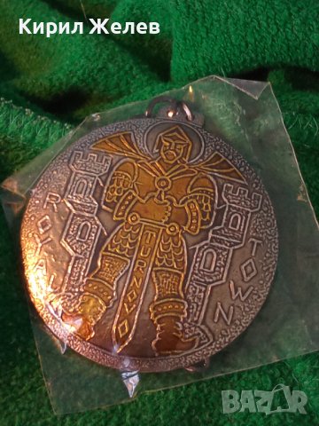 БЪЛГАРСКИ ЮНАК ВОИН РИЦАР МЕДАЛЬОН МЕТАЛЕН СУВЕНИР от ВЕЛИКО ТЪРНОВО 61771, снимка 4 - Колиета, медальони, синджири - 30636552