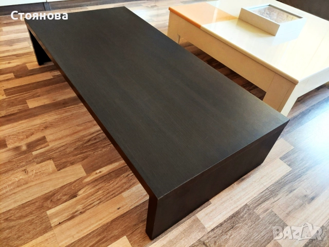 Стилна маса с минималистичен дизайн