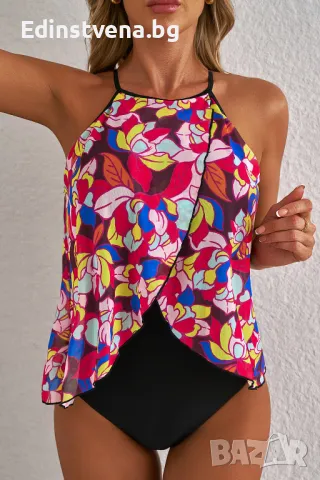 Дамски цял бански с ефектен гръб и цветен принт, снимка 1