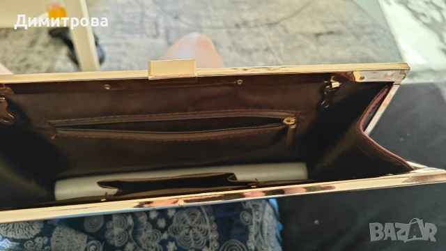 Елегантна дамска чанта от червен лак и златисто закопчаване, снимка 8 - Чанти - 51154509