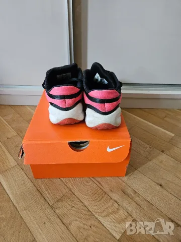 Оригинални маратонки Nike 36 номер. В много добро състояние. С кутия. 25 евро, снимка 4 - Маратонки - 56055072