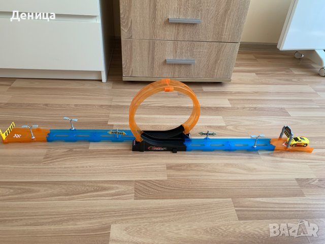 Писта с лупинг и 1 количка