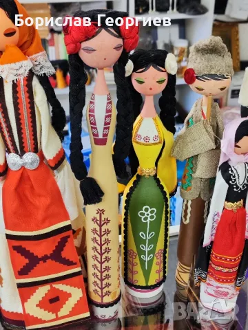 Стари Дървени кукли с традиционни носии , снимка 5 - Антикварни и старинни предмети - 50109968