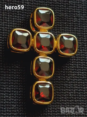 Прекрасен сребърен позлатен кръст с гранати