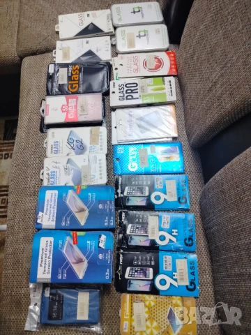 Продавам накуп или Разменям!!! 50 бр Стъклени Протектори, Фолиа и 20 бр силиконови кейса!! , снимка 2 - Фолия, протектори - 50899175