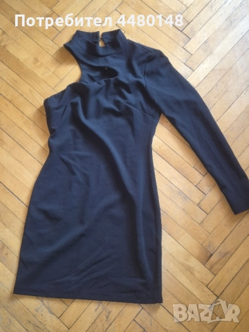 Черна рокля с един ръкав , снимка 2 - Рокли - 51627157