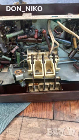 Радиоапарат "Комсомолец" 1959 г., снимка 5 - Антикварни и старинни предмети - 50583384