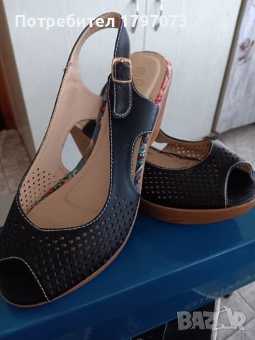 Дамски сандали на платформа Нови