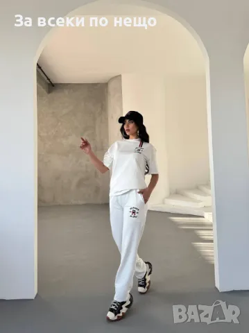 Tommy Hilfiger Дамски Спортен Комплект С Бродирано Лого Тениска И Долнище - 2 Цвята Код A508, снимка 2 - Спортни екипи - 50104509