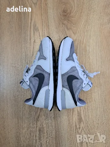 ЛОТ от ТРИ чифта детски спортни обувки Nike и Skechers