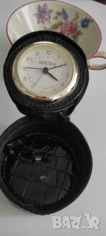 Ретро пътнически будилник " BADER"* Будилник в калъф* Работи , снимка 2 - Антикварни и старинни предмети - 51040062