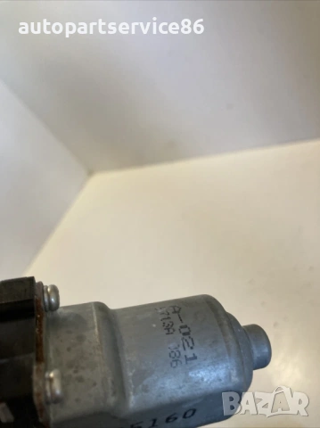 Мотор за стъклоповдигач преден десен за Peugeot 4007 2.2 HDI (2009) 5713A086, снимка 2 - Части - 53680606