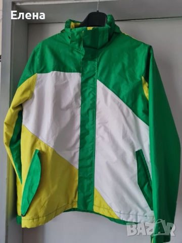 Дамско спортно яке