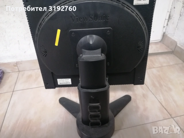 LCD монитор, снимка 3 - Монитори - 53131318