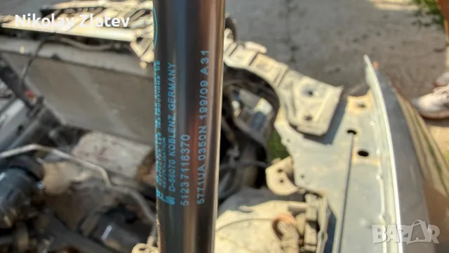 амортисьори за Преден капак BMW e87, снимка 2 - Части - 55826319