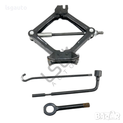 Комплект крик, ключ и кука за теглене Hyundai i40 2011-2018 ID: 155662