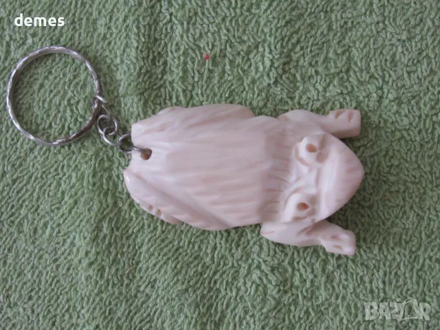 Ключодържател от камилска кост-жаба, изящна изработка