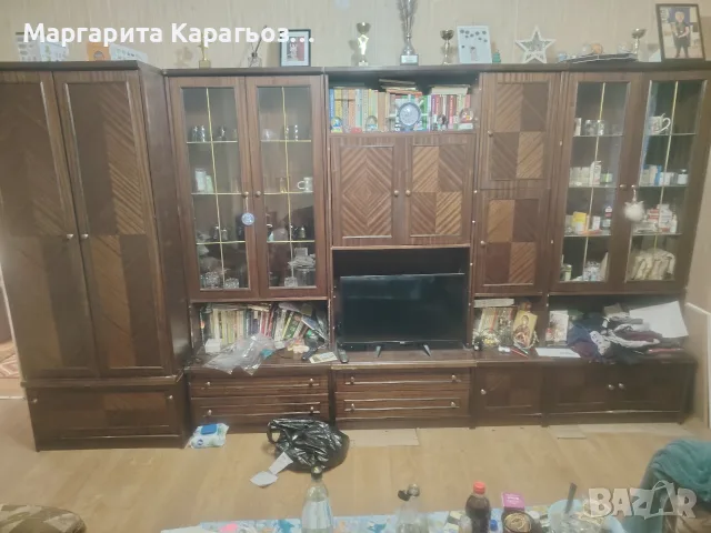 Продавам секция от соца 