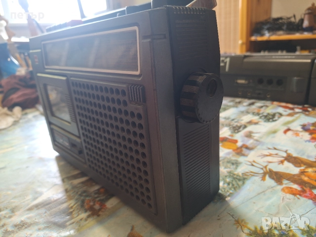 Касетофон Шарп 1704, снимка 6 - Радиокасетофони, транзистори - 51635487