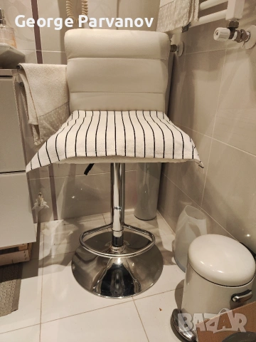 БАР СТОЛ, запазен (бяла кожа), снимка 2 - Столове - 53135034