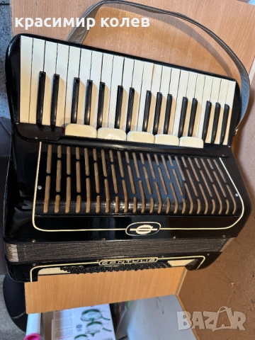 немски акордеон "CANTULIA"/96 басов/, снимка 3 - Акордеони - 53794584