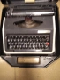 Стара пишеща машина във куфар, снимка 1