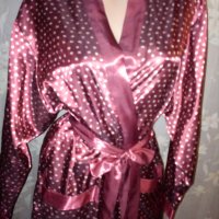 Marcel Clair -M-Сатенен халат в бордо с памучна основа, снимка 5 - Нощници - 34562855