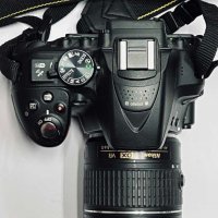 Фотоапарат Nikon D5300, снимка 2 - Фотоапарати - 39653752