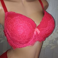 Victoria Secret / 36DD/85 DD-Червен сутиен с твърди чашки с банел , снимка 4 - Бельо - 41719425