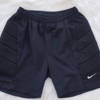 Вратарски шорти Nike размер М, снимка 1 - Футбол - 41743261
