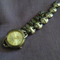 QQ water resist марков дамски часовник кварцов с метална каишка отличен, снимка 2 - Дамски - 41448145