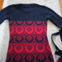 Страхотен дамски пуловер М/Л размер, снимка 2 - Блузи с дълъг ръкав и пуловери - 35930234