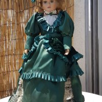 Порцеланова кукла със стойка , снимка 1 - Кукли - 41681323