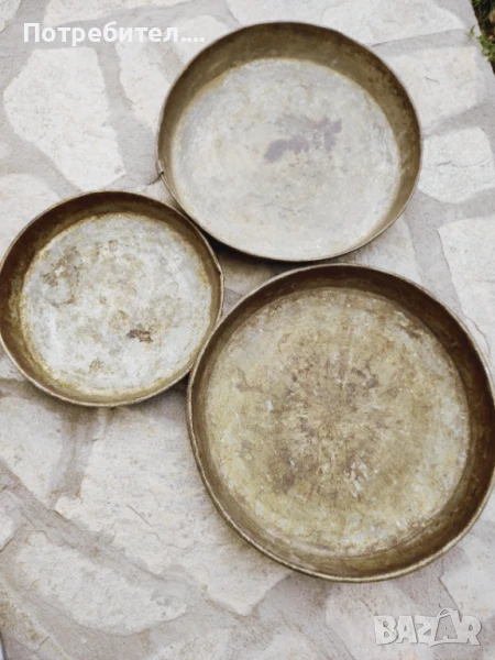 Три медни тави, снимка 1