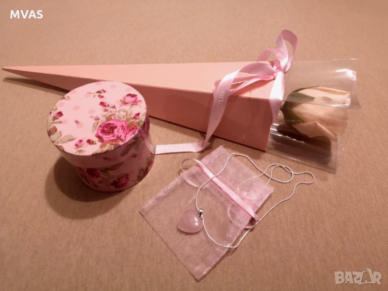 Колие Сърце с роза кутийка и торбичка Подарък за жена, снимка 1