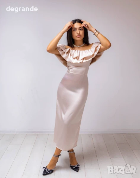 Сатенена рокля с деколте, снимка 1