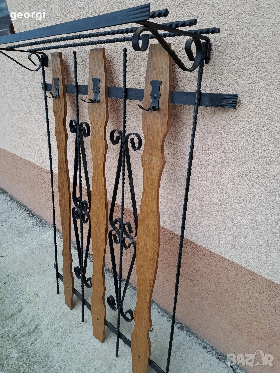 закачалка за стена портманто от ковано желязо и дърво , снимка 1