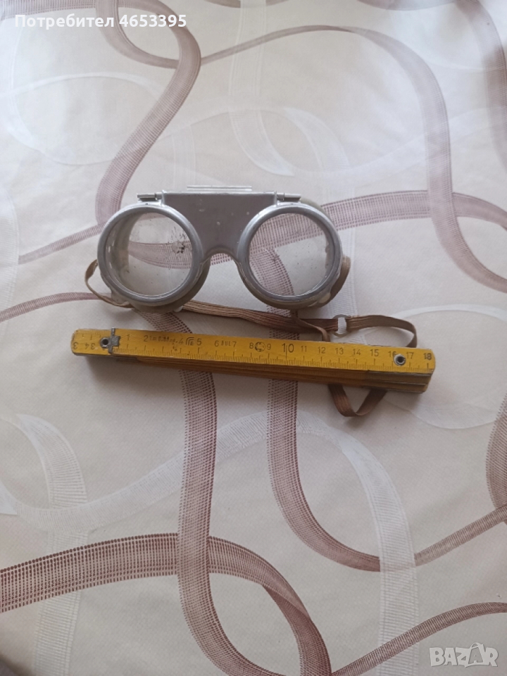 Стари очила и метър, снимка 1