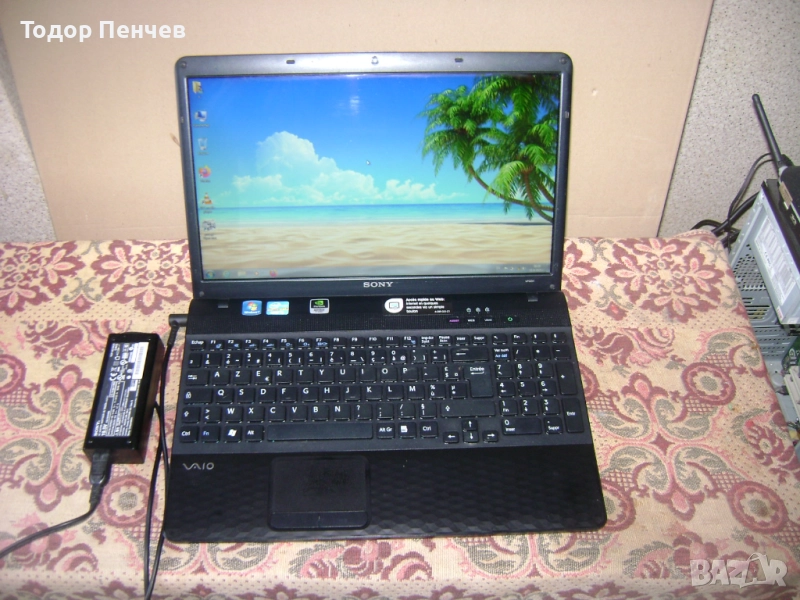 Sony Vaio - i3, 4 RAM, 500 HDD, зарядно, 3 часа батерия, снимка 1
