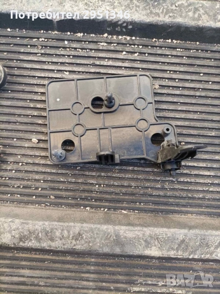 2017-2023 AUDI A4 A5 - СКОБА НА МОДУЛА ЗА УПРАВЛЕНИЕ НА ПРЕДНАТА ЛЯВА СЕДАЛКА НА ШОФЬОРА 8W0959729, снимка 1