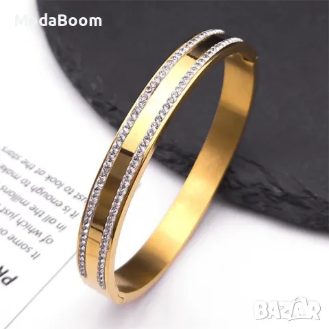 Твърда дамска гривна с камъни цирконии в изискан дизайн, снимка 3 - Гривни - 48425929