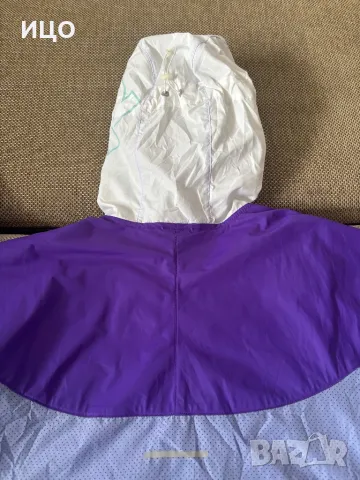 Дамска ветровка Nike Running, снимка 5 - Спортни екипи - 49712071